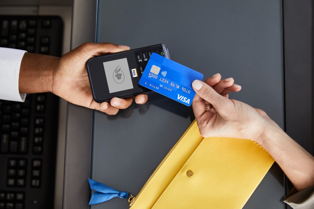 A Detailed Manual for Safe Contactless Transactions in iOS 18