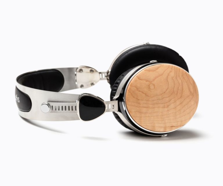 Retro Headphones That Don't Suck Audio Nostalgia With a Modern Twist