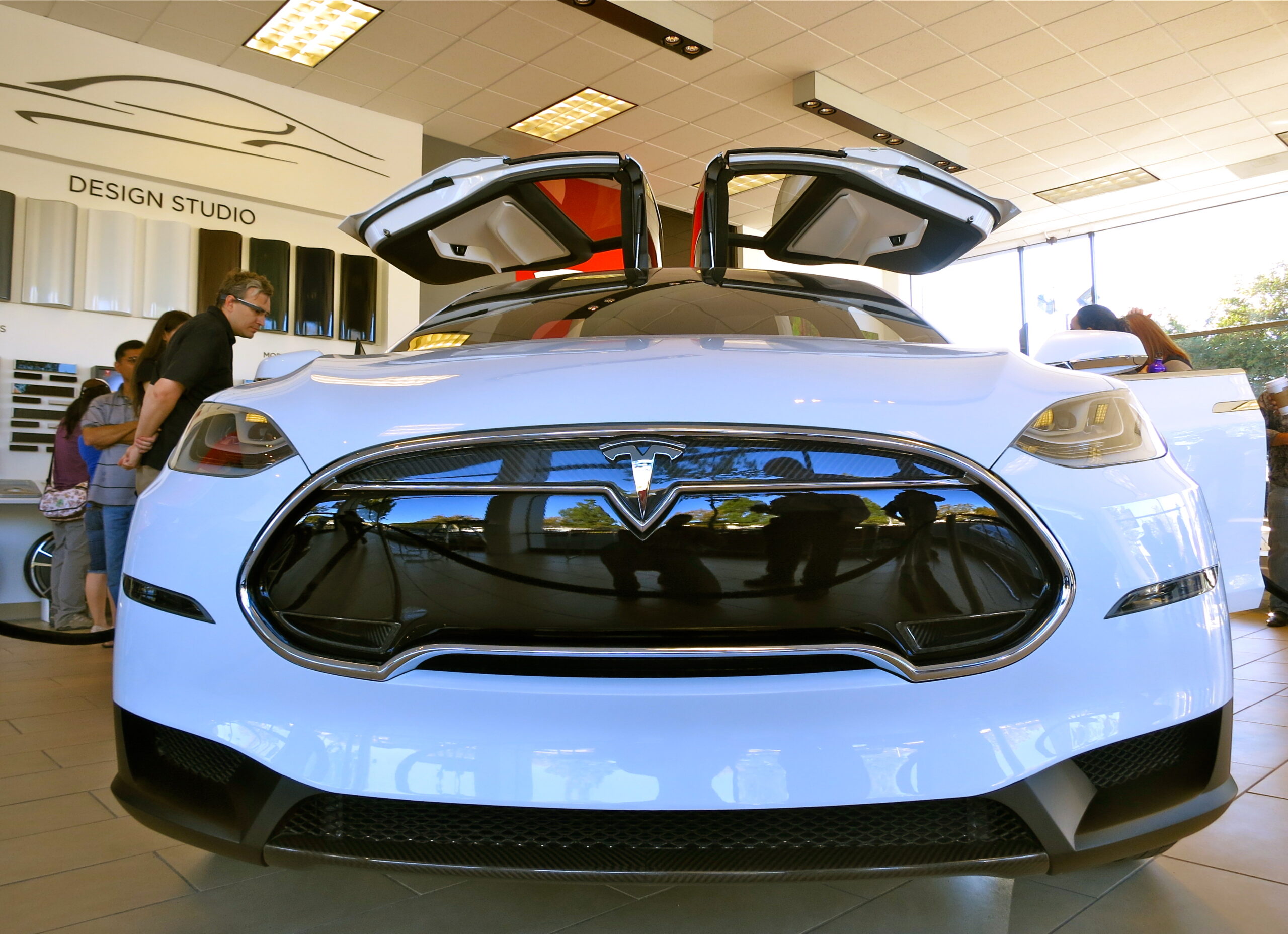 Employees refer to discontinued $10 billion Apple Car project as a ...