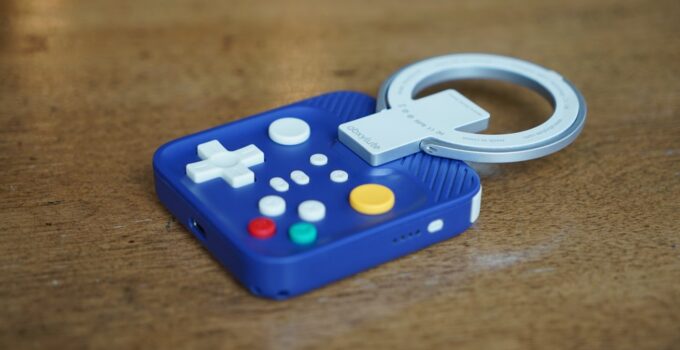 Abxylute M4 Review: Eye-Catching Design Detracted by Constrained Controller Area