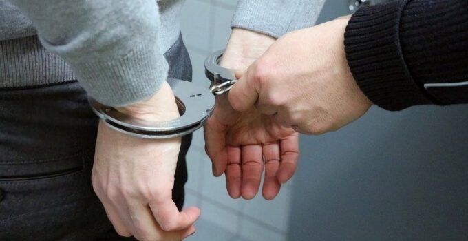 Individual Detained for Stealing $31,000 in iPhones