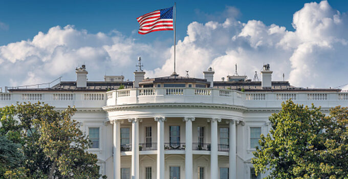 White House Requires Official App Installation on All Phones of Government Employees