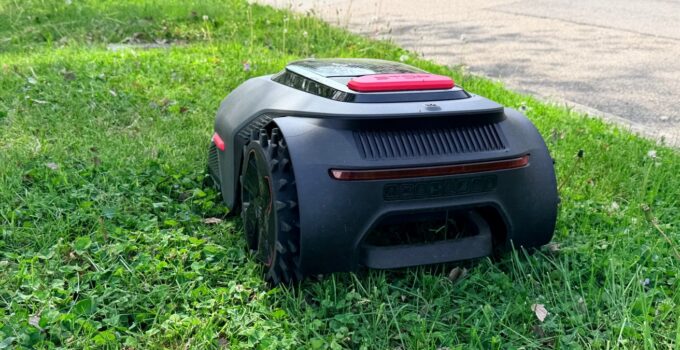 Evaluation of Mova LiDAX Ultra Lawnmower: Effective Unattended Lawn Maintenance