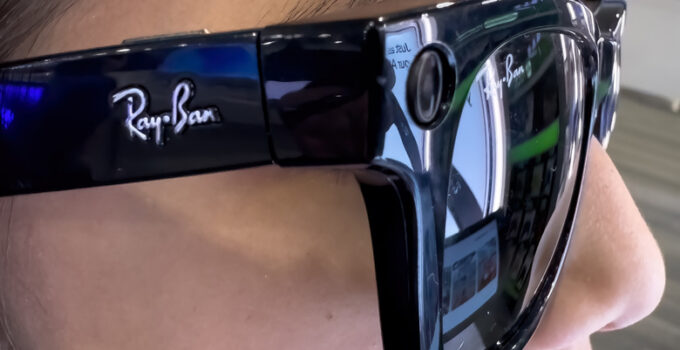Meta Deletes Facial Recognition Code from Smart Glasses Application