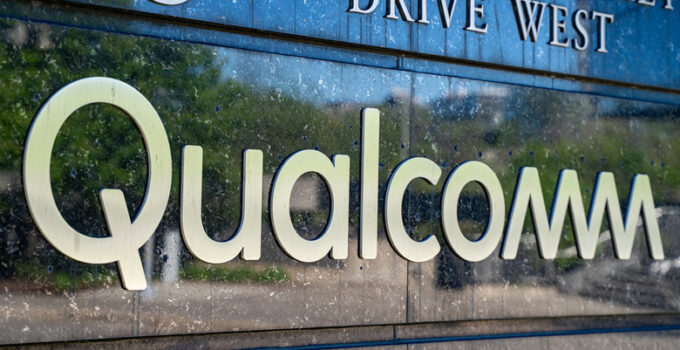 Qualcomm Aims to Raise Processor Prices by Summer's End