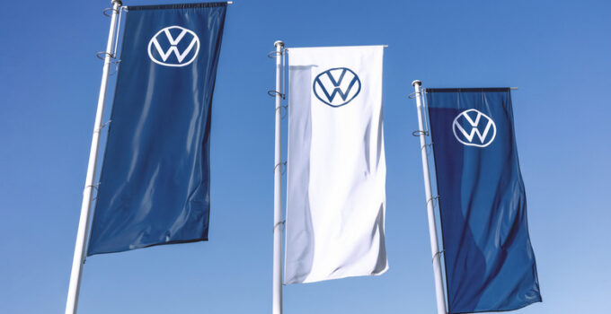 Volkswagen Employs 100 Sheep for Plant Life Control at Polish Solar Facility