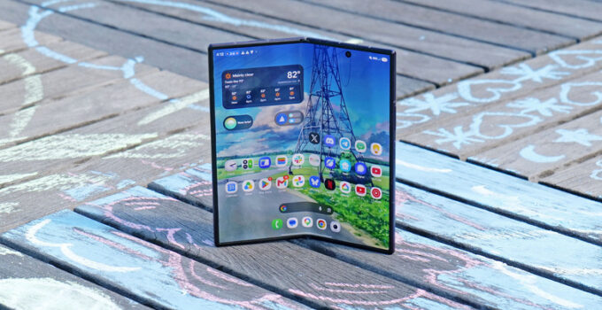 Analysis of the Samsung Galaxy Z Fold 8 Ultra: Significant Improvements, But Still Lacks Ultra Status