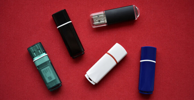 The Factors Contributing to the Rise in Flash Drive Capacities and the Drop in Small Drive Sales