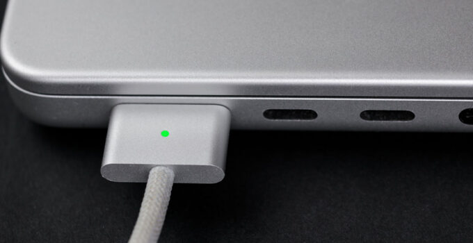 Evaluating MagSafe versus USB-C: Identifying the Best Charging Solution for Your MacBook
