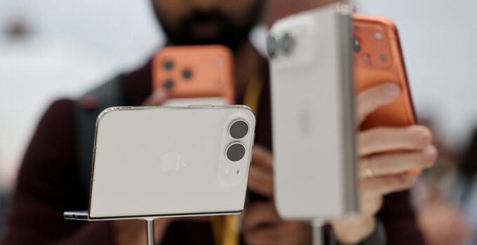 Grasping iPhone Handoff: Utilizing a Single Mobile Number on Two Phones and Carrier Compatibility