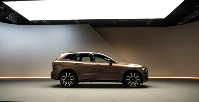 Initial Glimpse at the 2028 Volvo XC60 and XC90: Improved Range and Sophisticated Safety Technologies