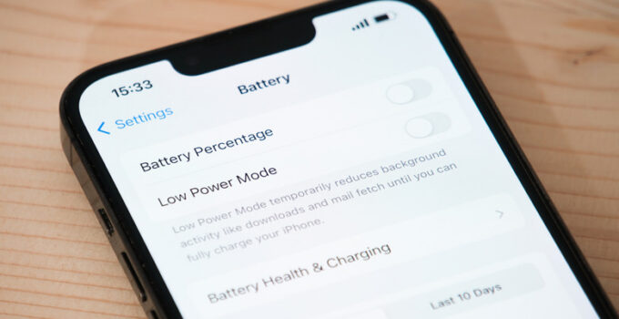 Signs That Your iPhone Battery Needs to Be Replaced